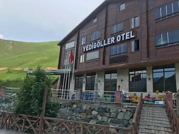 Yedigoller Hotel & Restaurant