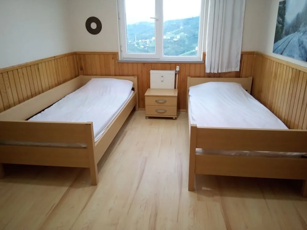Apart Daire, Göl Manzaralı