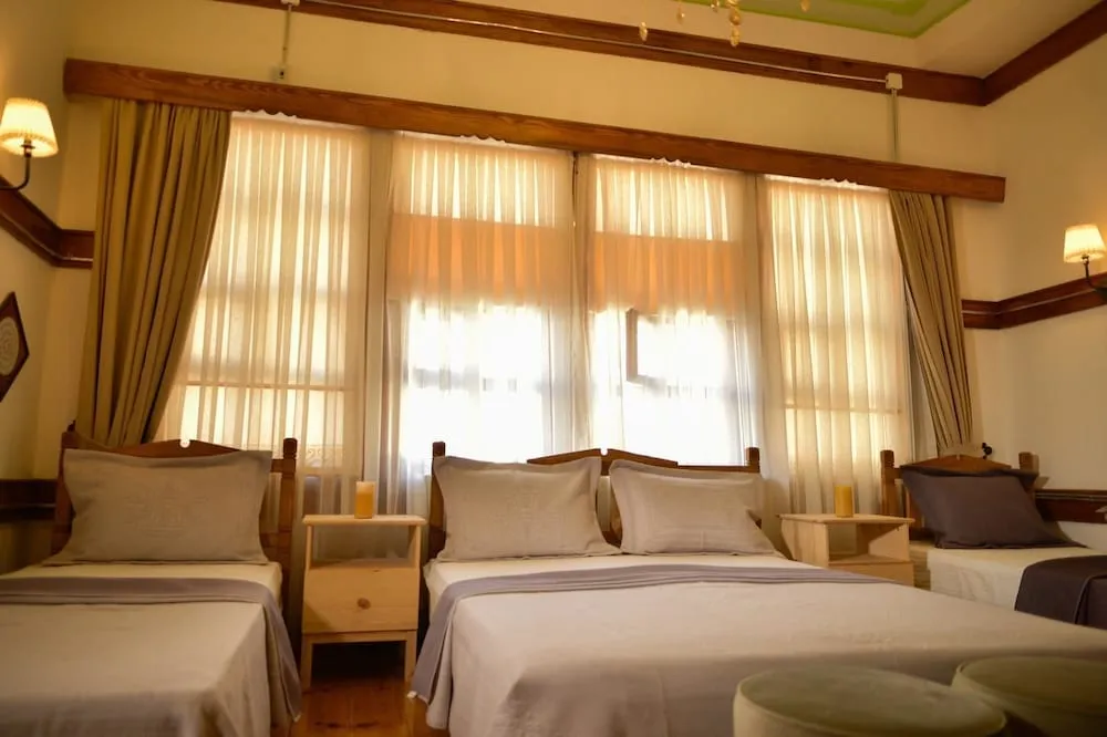 Luxury Üç Kişilik Oda