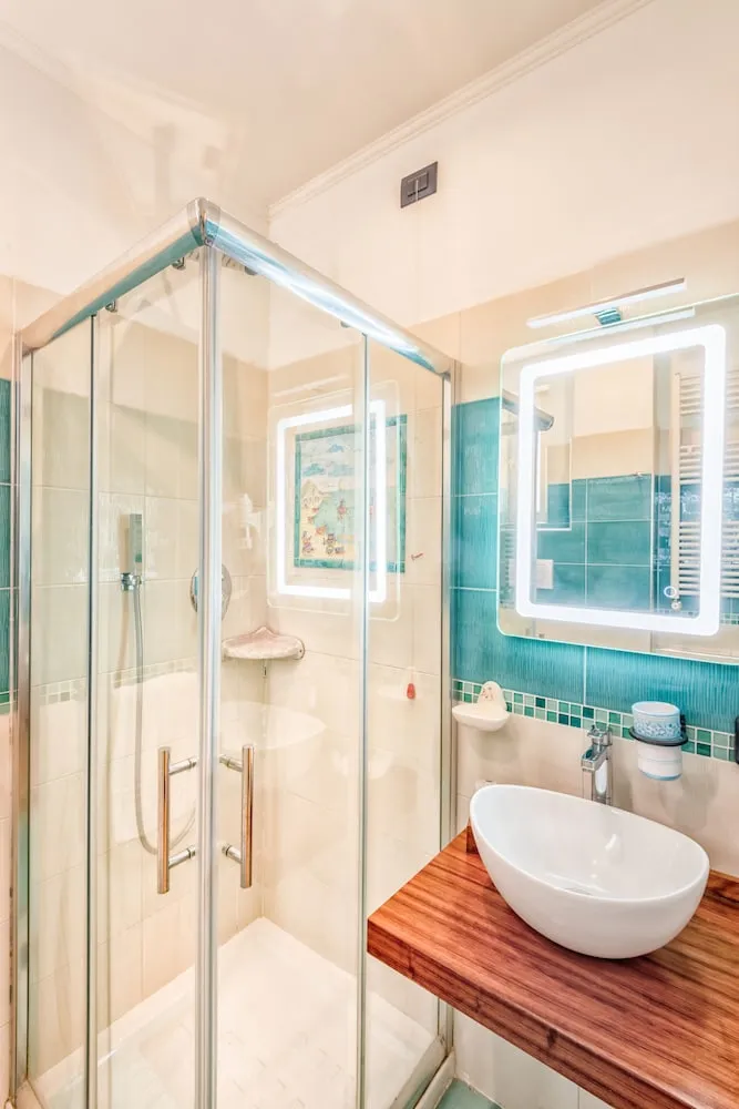 Tek Büyük veya İki Ayrı Yataklı Oda, Balkon