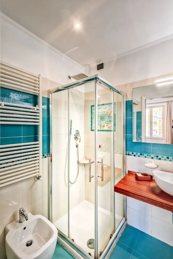 Standard Tek Büyük veya İki Ayrı Yataklı Oda, 1 En Büyük (King) Boy Yatak