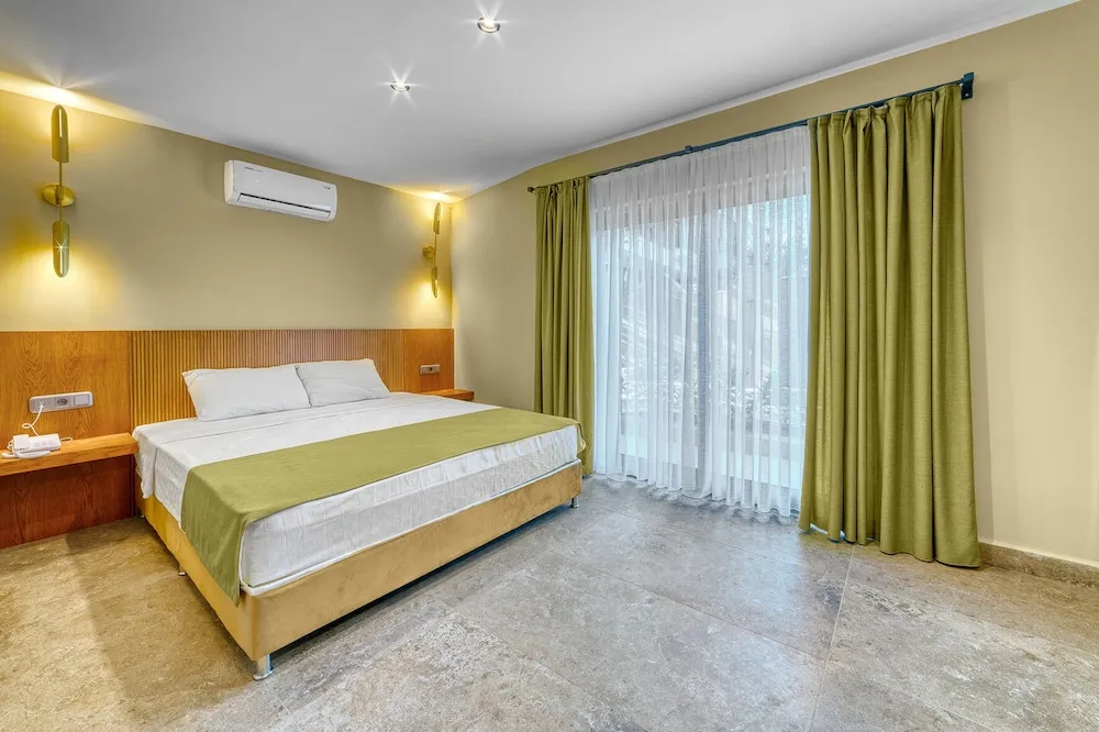 Luxury Tek Büyük Yataklı Oda