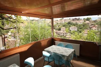 Efe Guest House
