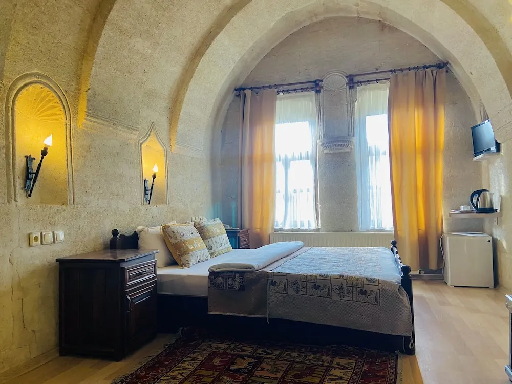 Arch Stone Room - 16
