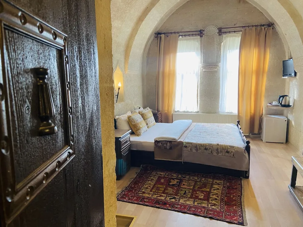Arch Stone Room - 16
