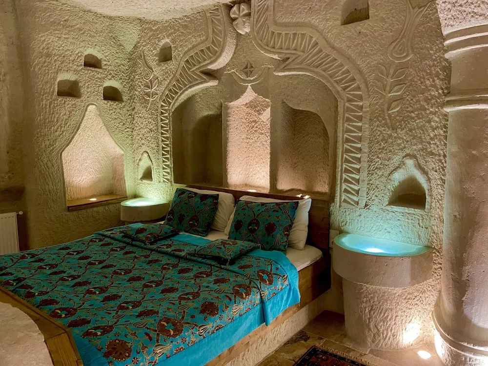 Presidential Cave Suite with Spa Bath - 18