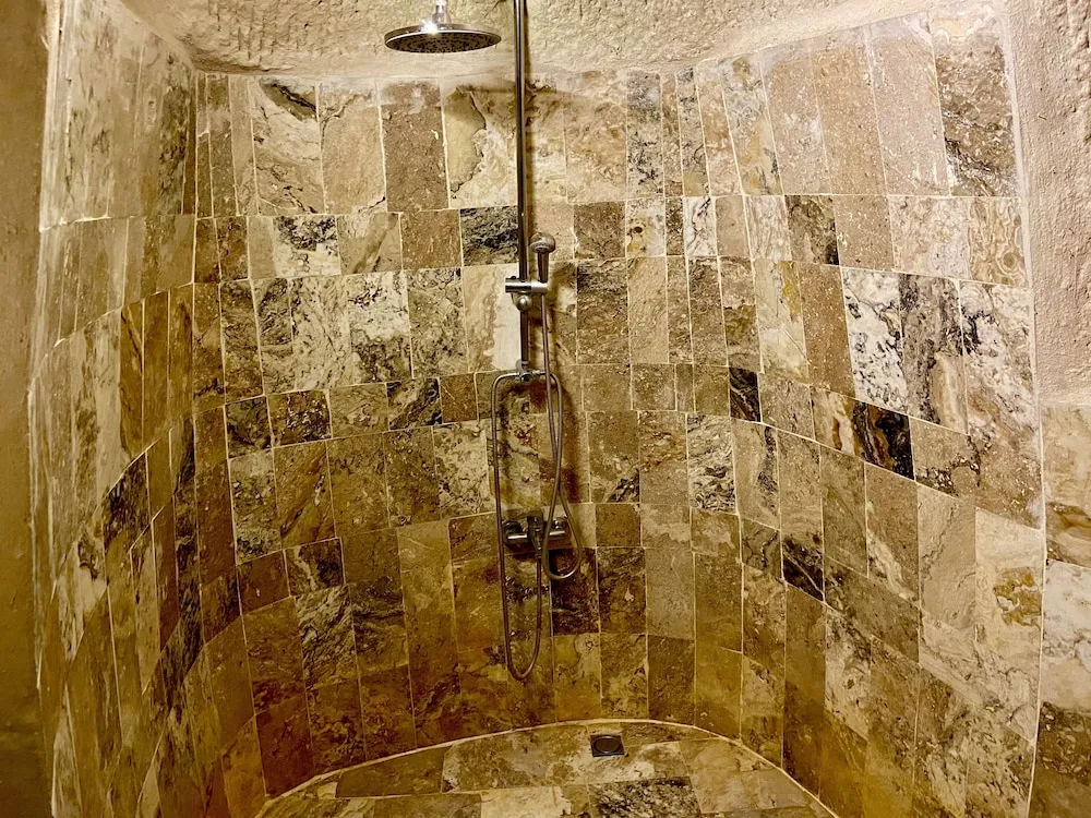 Presidential Cave Suite with Spa Bath - 18