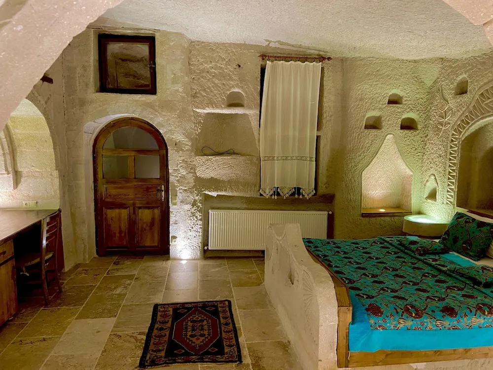 Presidential Cave Suite with Spa Bath - 18