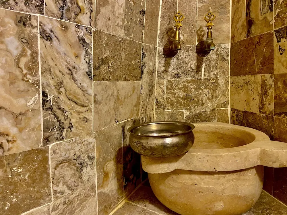 Presidential Cave Suite with Spa Bath - 18