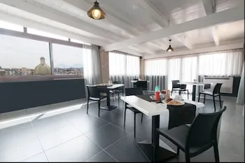 Fly Boutique Hotel