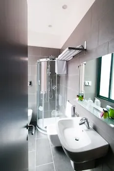 Fly Boutique Hotel
