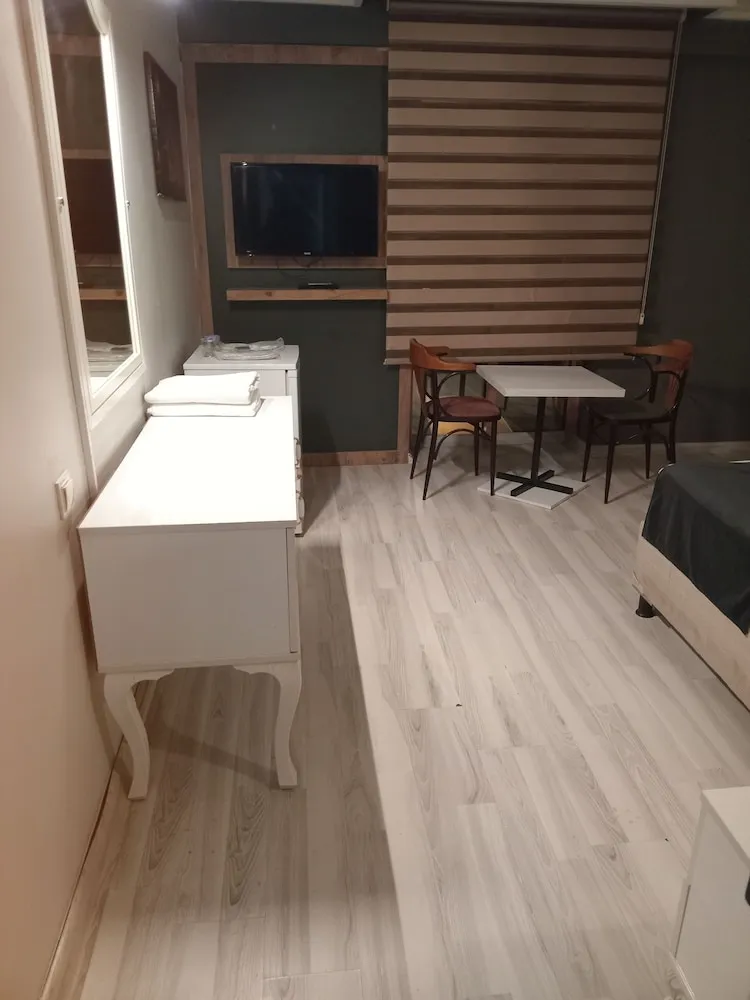 Standard Tek Büyük Yataklı Oda