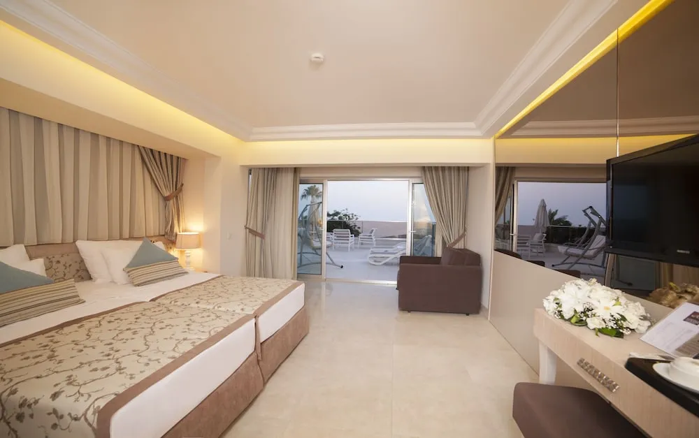 Xperian Executive Room