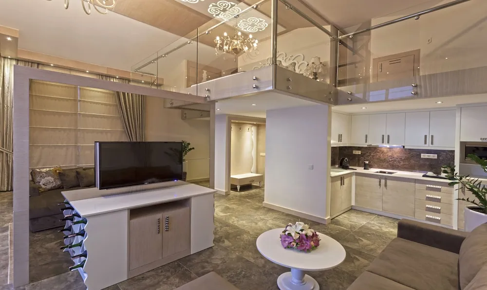 Xperian Deluxe Loft