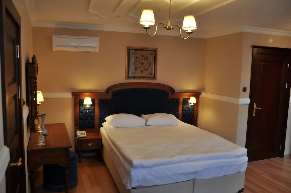 Economy Tek Büyük Yataklı Oda (Basement)