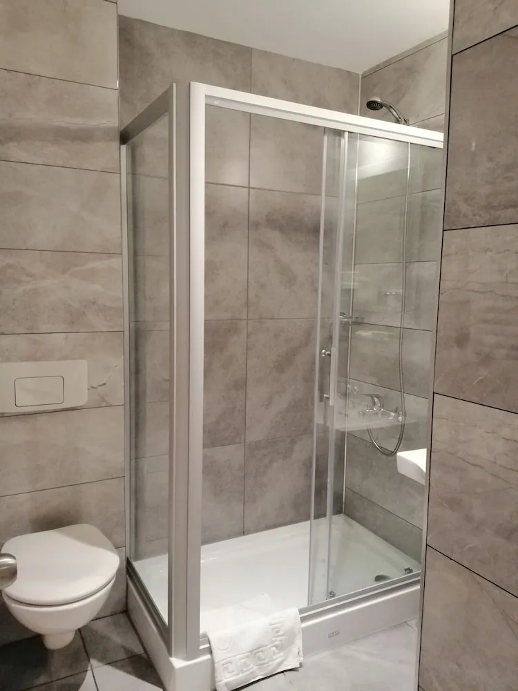 Deluxe Tek Büyük veya İki Ayrı Yataklı Oda, 1 Yatak Odası, Sigara İçilmez, Havuz Manzaralı
