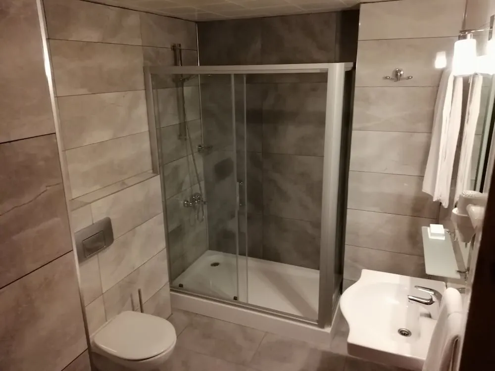 Deluxe Tek Büyük veya İki Ayrı Yataklı Oda, 1 Yatak Odası, Sigara İçilmez, Havuz Manzaralı