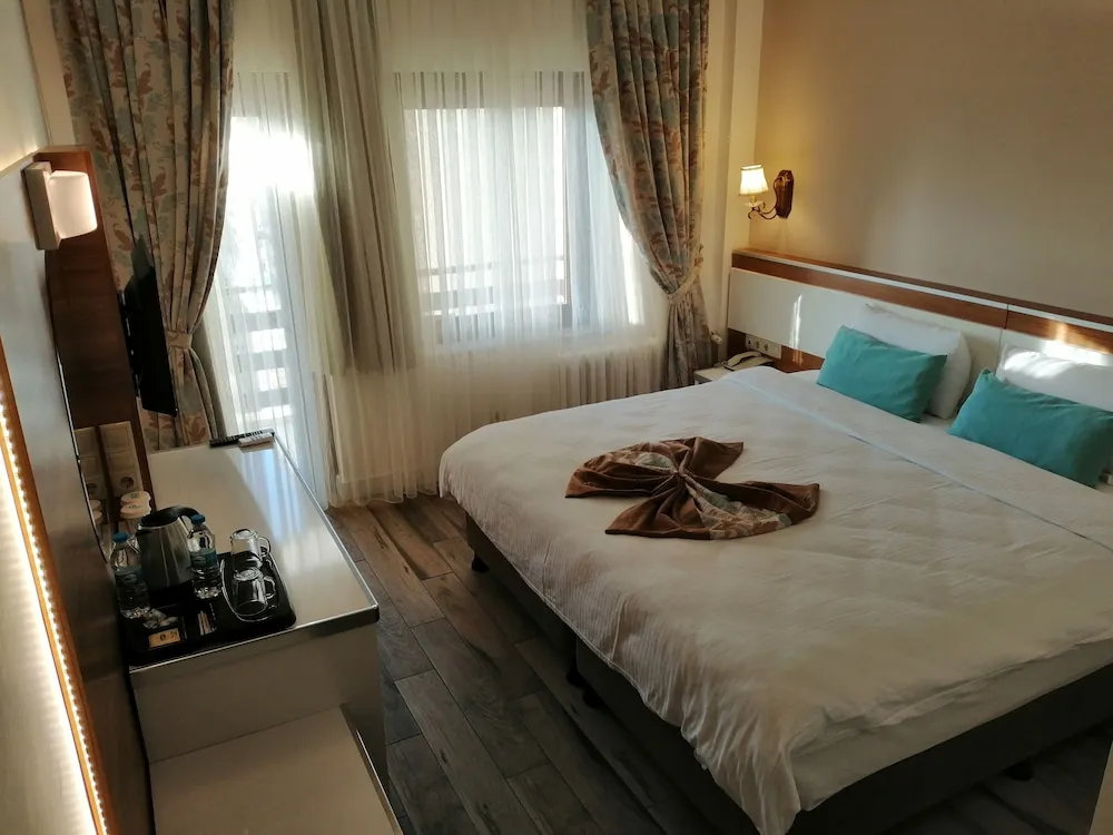 Deluxe Tek Büyük Yataklı Oda, 1 En Büyük (King) Boy Yatak, Deniz Manzaralı