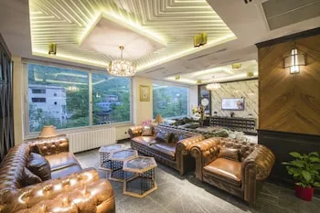Jolnar Garden Hotel