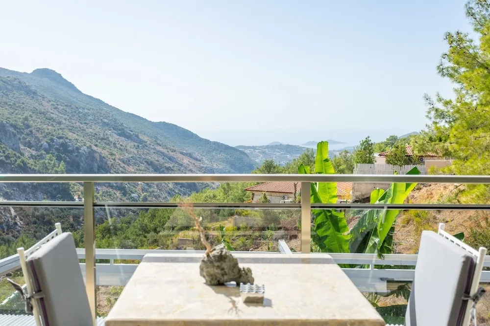 Deluxe Villa, Sigara İçilmez
