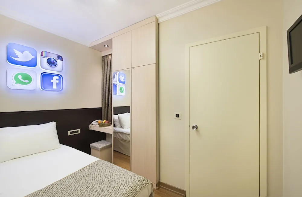 Economy Büyük Yataklı Tek Kişilik Oda (No Windows)