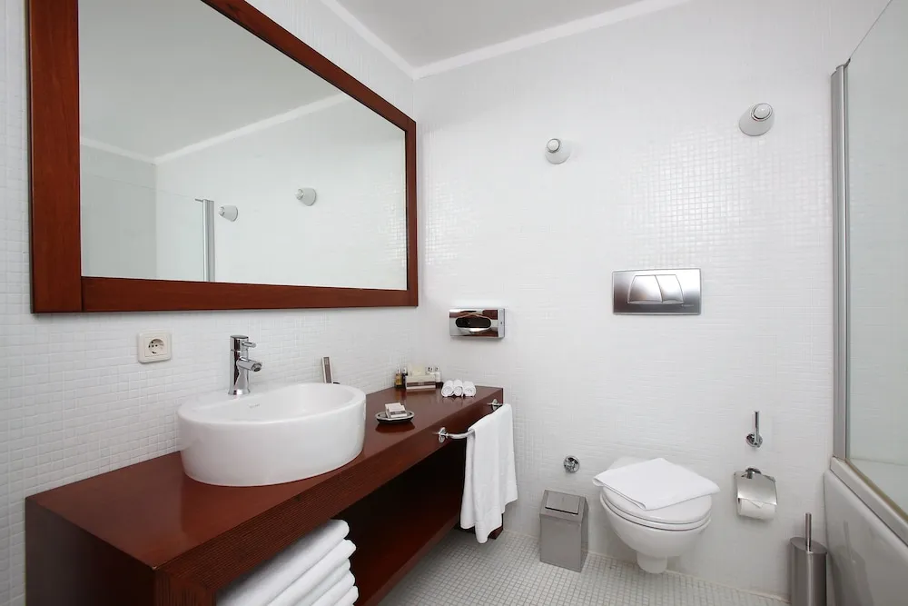 Suite 81
