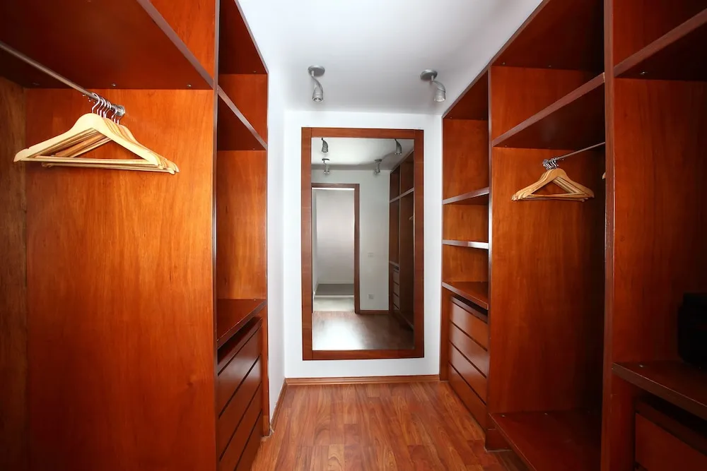 Suite 81
