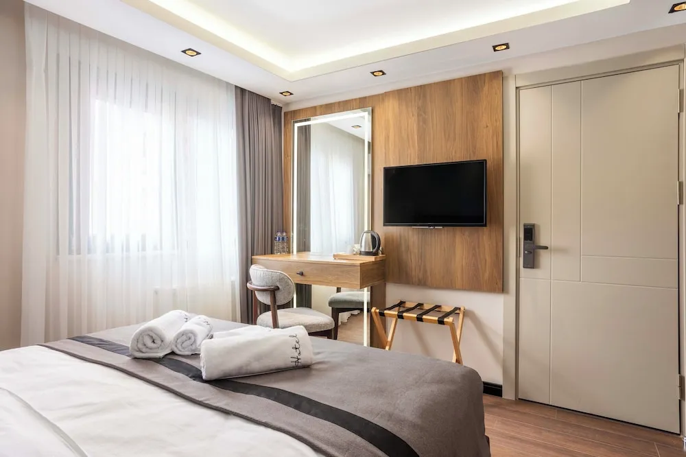 Standard Tek Büyük Yataklı Oda