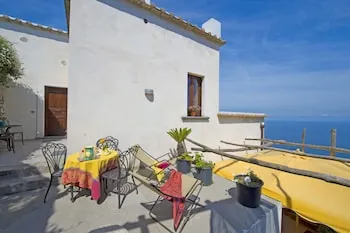 L'Antico Borgo dei Limoni