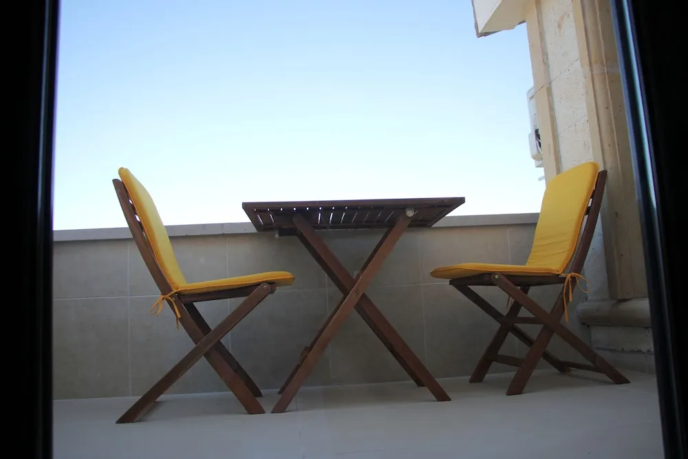 Junior Çatı Katı (Loft), 1 En Büyük (King) Boy Yatak