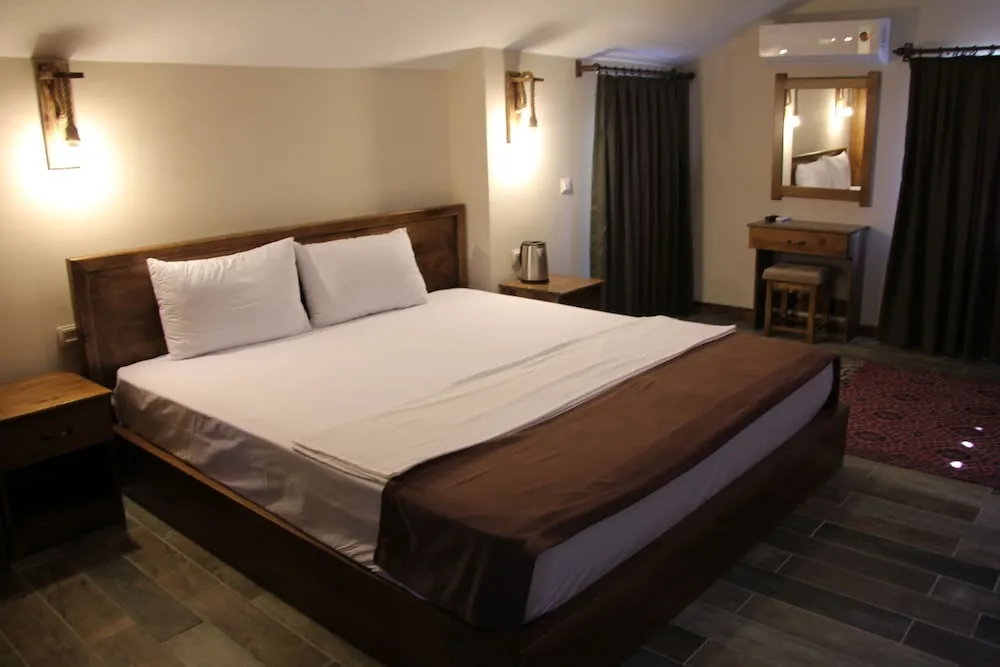 Junior Çatı Katı (Loft), 1 En Büyük (King) Boy Yatak