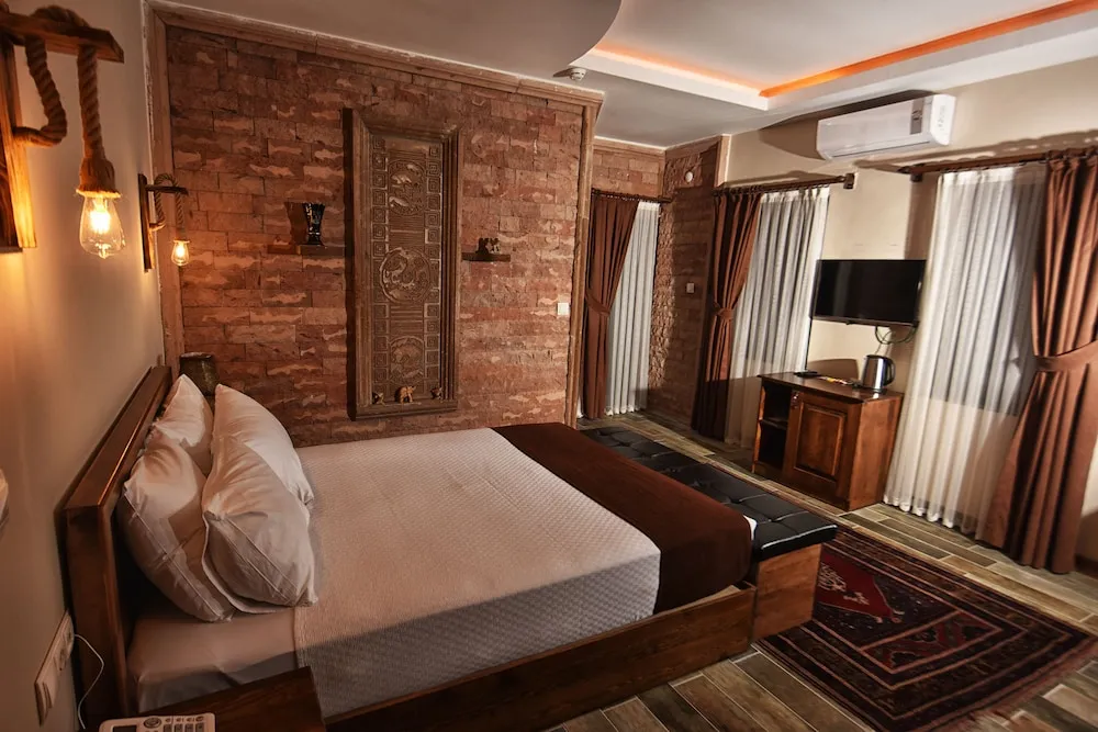 Design Oda, 1 Büyük (Queen) Boy Yatak, Bahçe Manzaralı