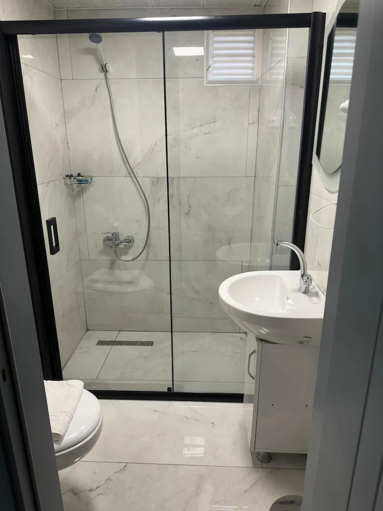Standard Tek Büyük veya İki Ayrı Yataklı Oda