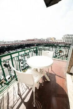 B&B Metropolitan