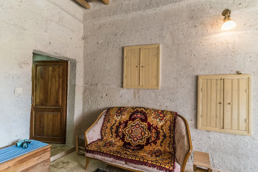 Traditional Tek Büyük Yataklı Oda