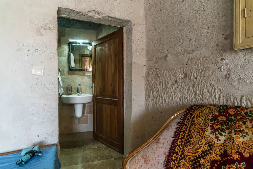Traditional Tek Büyük Yataklı Oda