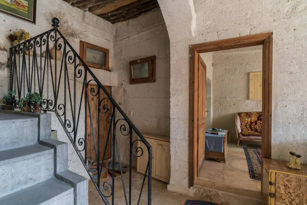 Traditional Tek Büyük Yataklı Oda