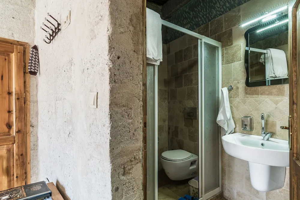 Traditional Tek Büyük Yataklı Oda