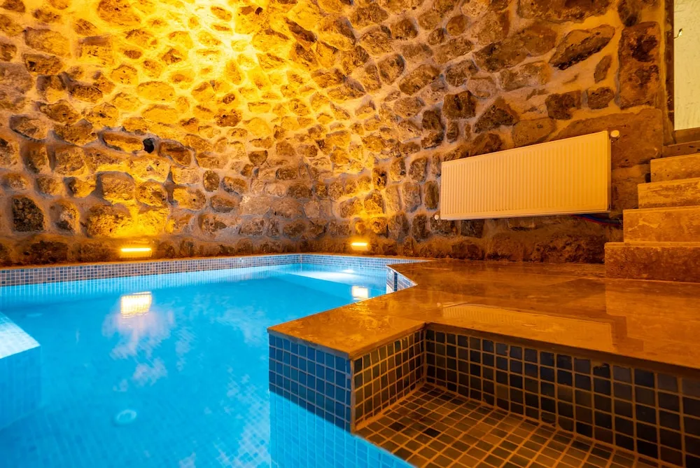 Honeymoon Tek Büyük Yataklı Oda, Kişiye Özel Havuzlu