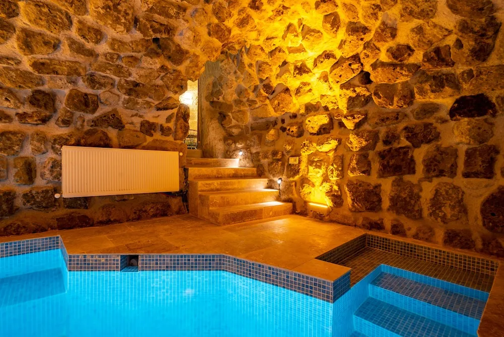 Honeymoon Tek Büyük Yataklı Oda, Kişiye Özel Havuzlu