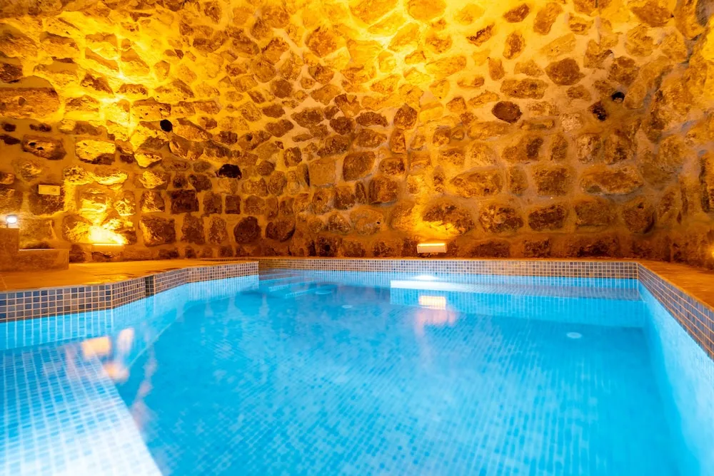 Honeymoon Tek Büyük Yataklı Oda, Kişiye Özel Havuzlu