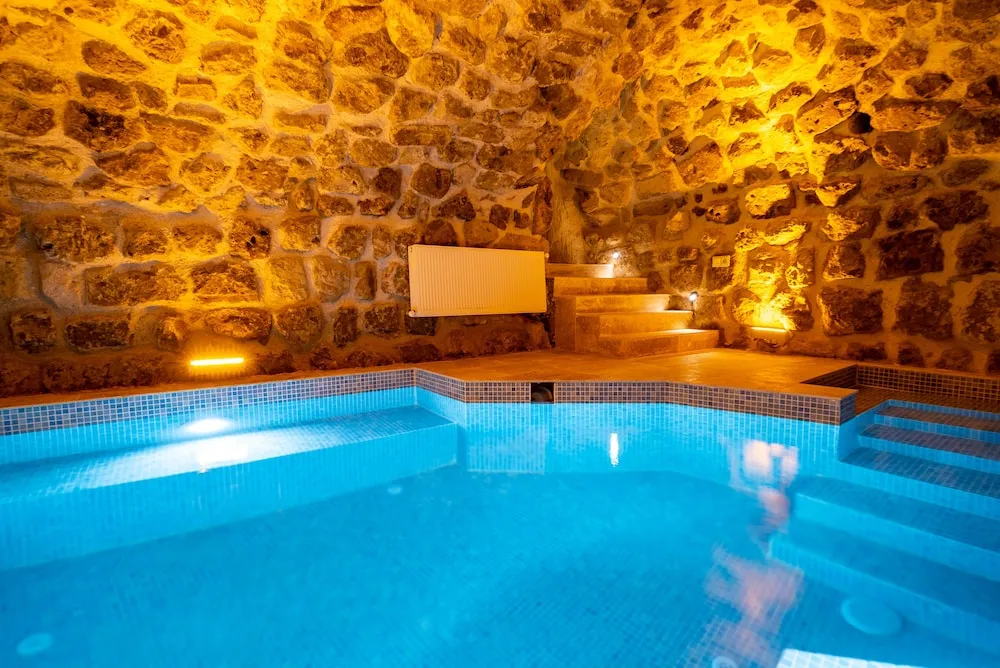 Honeymoon Tek Büyük Yataklı Oda, Kişiye Özel Havuzlu
