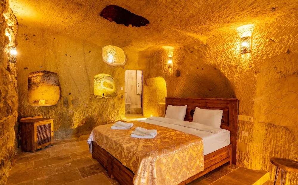 Honeymoon Tek Büyük Yataklı Oda