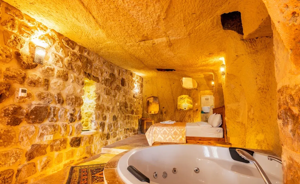 Honeymoon Tek Büyük Yataklı Oda