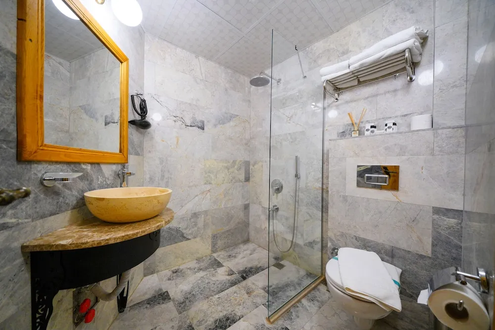 Standard Tek Büyük Yataklı Oda