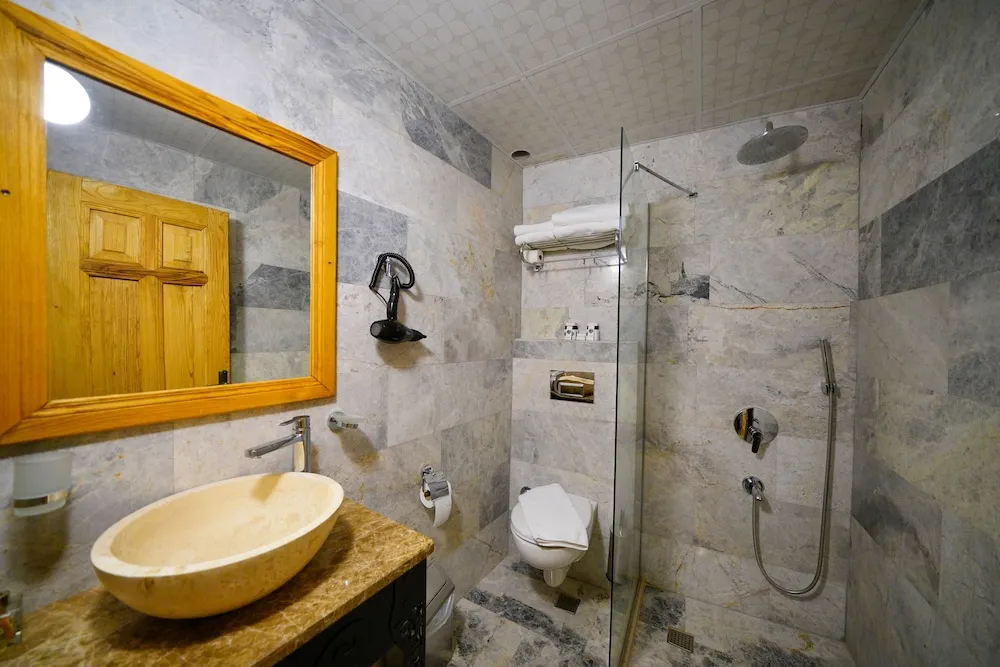 Standard Tek Büyük Yataklı Oda