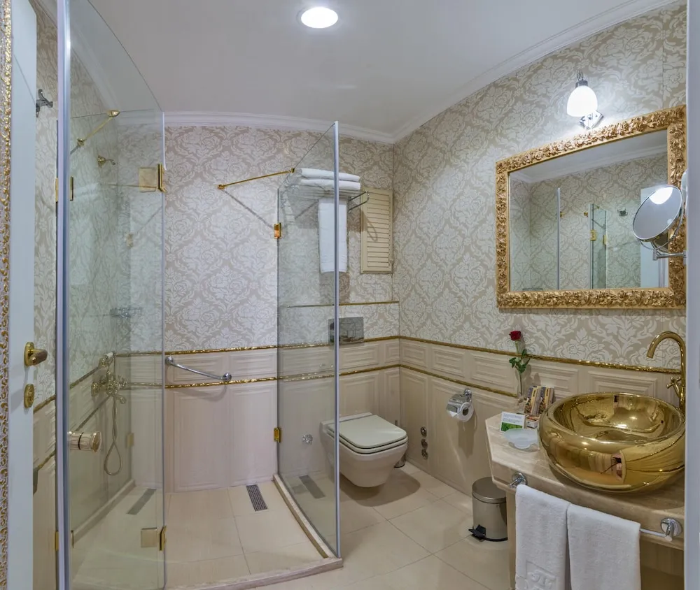 Deluxe Üç Kişilik Oda