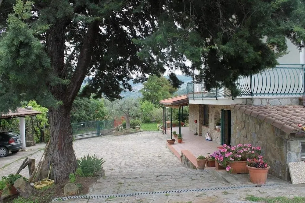 Bed & Breakfast Villa Flora
