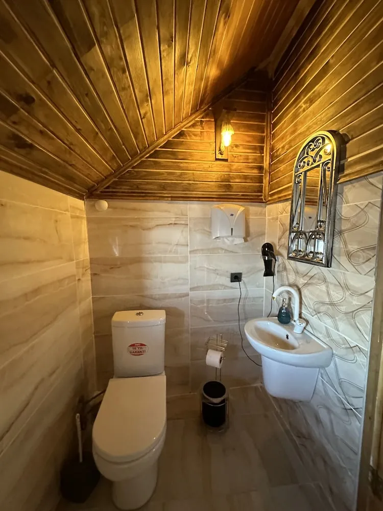 Romantic Dağ Evi, Şehir Manzaralı