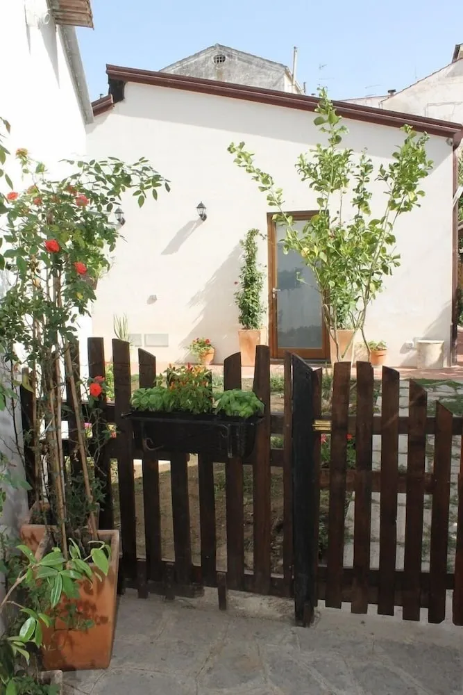 Konaklama yerinin ön cephesi